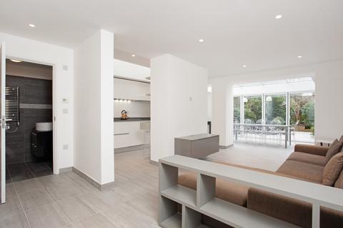 4 bedroom house to rent, Munster Road, London, SW6