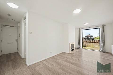1 bedroom ground floor flat for sale, Somercoates Close, Barnet