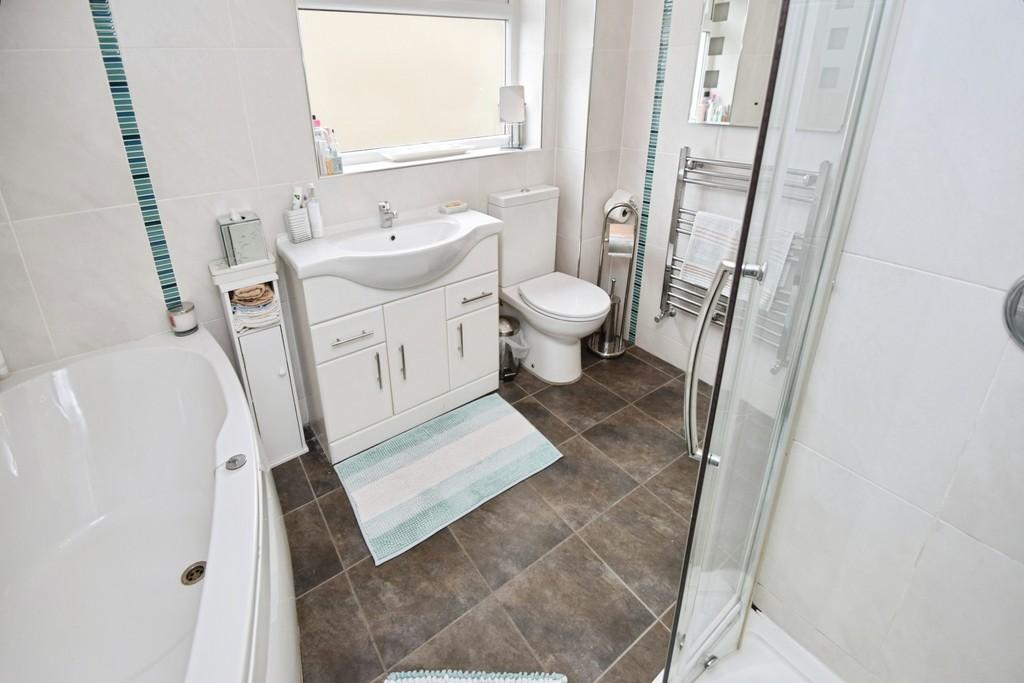 C411cbf8-Bathroom