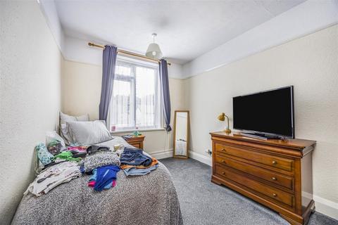 1 bedroom in a house share to rent, Alder Road, Poole