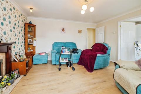 2 bedroom detached bungalow for sale, Blyton Grove, Lincoln