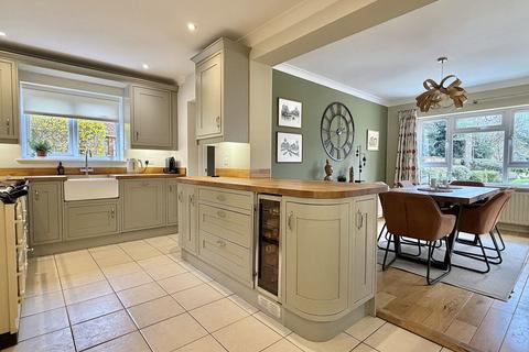4 bedroom detached house for sale, Monks Walk, Dibden Purlieu, SO45