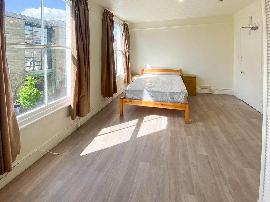 Room (1)