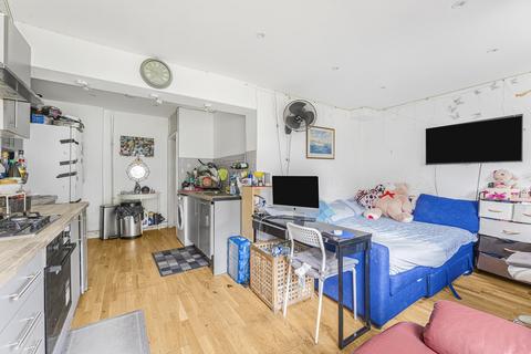 3 bedroom terraced house for sale, Ashcombe Square, New Malden KT3