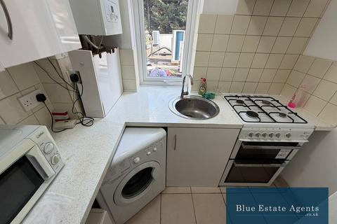 undefined, Thornbury Road, Isleworth, TW7