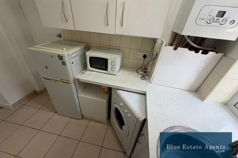 undefined, Thornbury Road, Isleworth, TW7