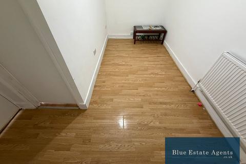 undefined, Thornbury Road, Isleworth, TW7