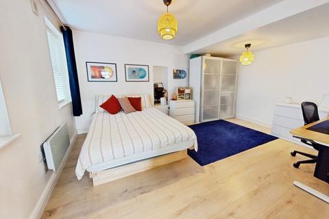 1 bedroom apartment for sale, Buskers Court, Albion Street