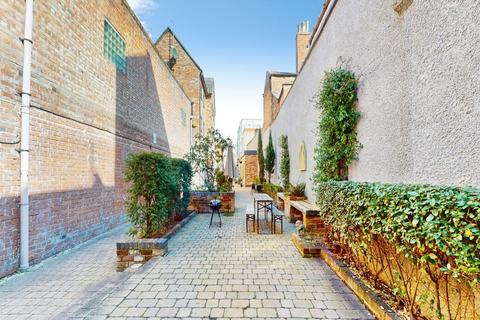 1 bedroom apartment for sale, Buskers Court, Albion Street