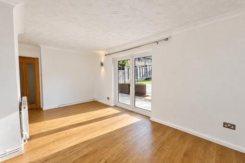 3 bedroom terraced house to rent, Pankhurst Crescent, Stevenage