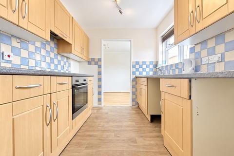 3 bedroom terraced house to rent, Pankhurst Crescent, Stevenage
