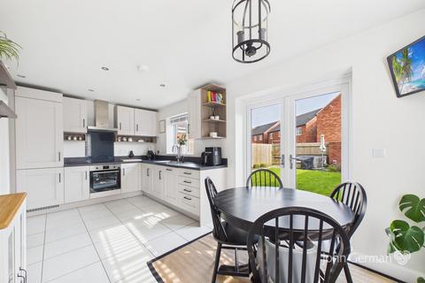 3 bedroom detached house for sale, Turnpike Way, Ashbourne