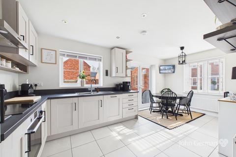 3 bedroom detached house for sale, Turnpike Way, Ashbourne