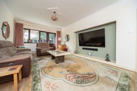 4 bedroom detached house for sale, Kirkstone Drive, Loughborough, LE11