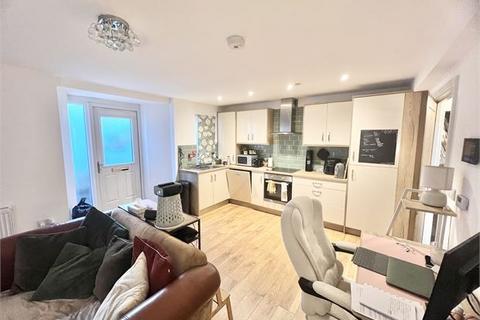 2 bedroom apartment to rent, Walter Road, Swansea,