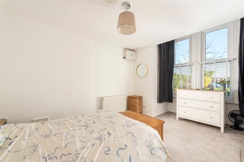 undefined, De Parys Avenue, Bedford, Bedfordshire, MK40