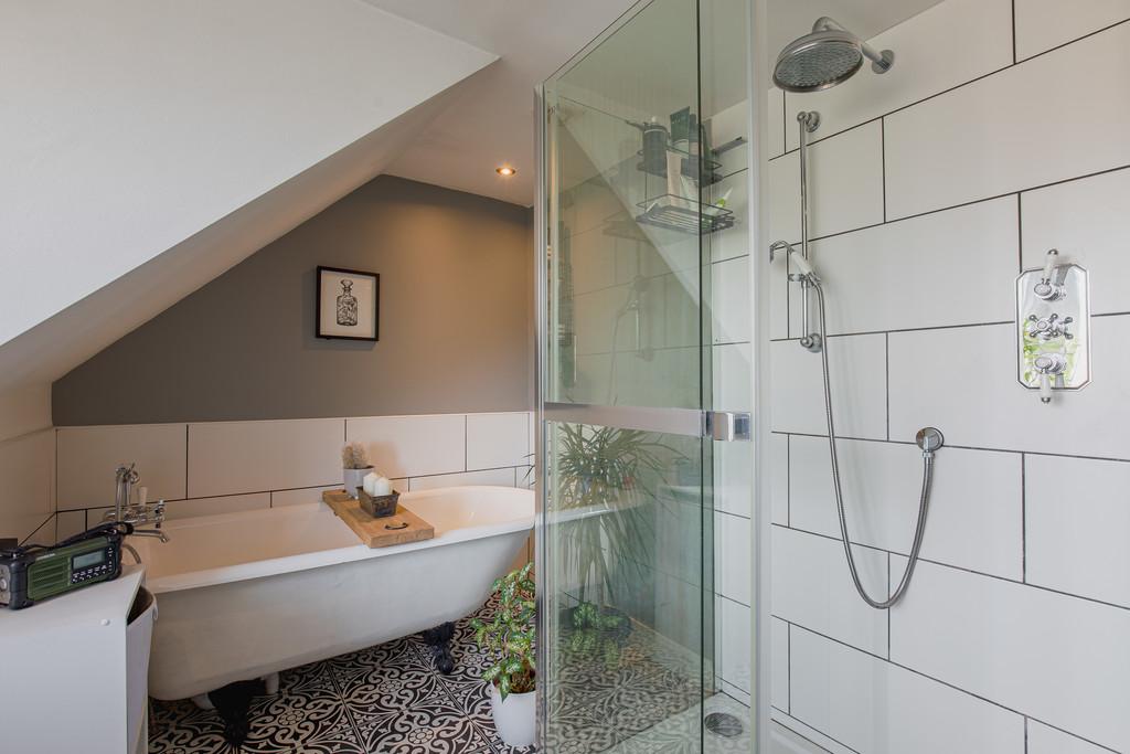 Bathroom2