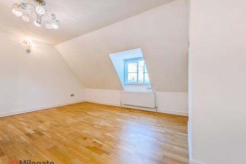 undefined, London Road, Isleworth TW7