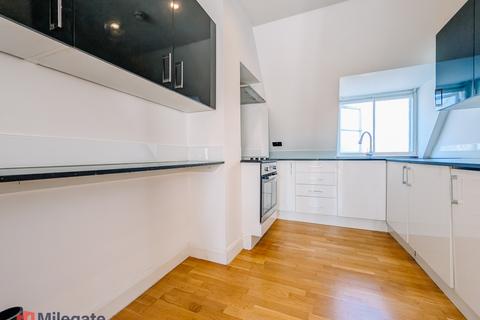 undefined, London Road, Isleworth TW7