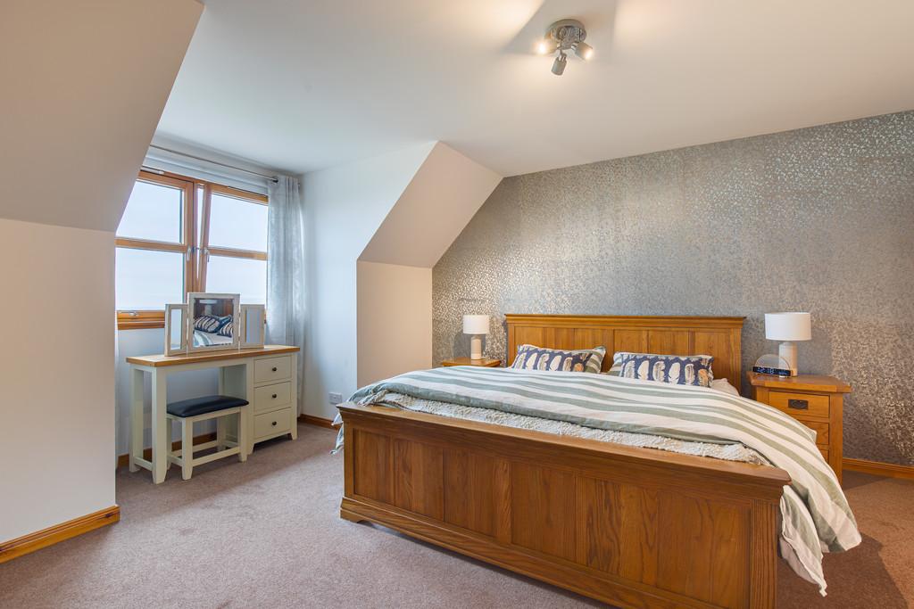 Master Bed1