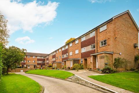 2 bedroom maisonette for sale, Levylsdene, Merrow, Guildford, GU1