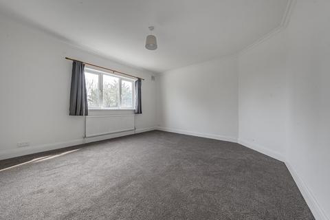 2 bedroom flat to rent, Broadway East, Uxbridge UB9