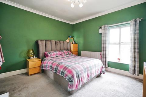 3 bedroom terraced house for sale, Shobnall Road, Burton-on-Trent, Staffordshire, DE14