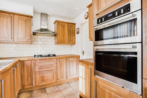 3 bedroom semi-detached house for sale, Thornleigh Croft, Wakefield