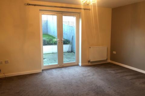 3 bedroom semi-detached house to rent, Field Head Lane, Birstall