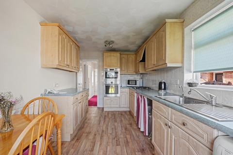 2 bedroom semi-detached bungalow for sale, Wooldeys Road, Rainham,