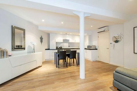 1 bedroom flat to rent, Savage Gardens, London EC3N