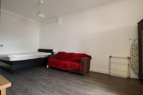 undefined, South Ealing Road, London W5