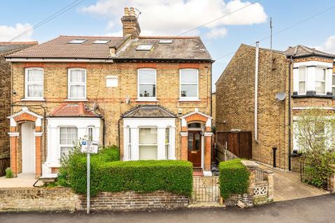3 bedroom house to rent, Alexandra Road, Hounslow TW3