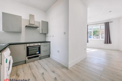 1 bedroom flat to rent, West Road, Westcliff-On-Sea SS0