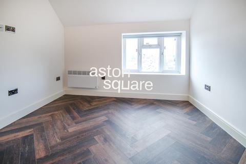 2 bedroom flat to rent, Church Lane, London NW9