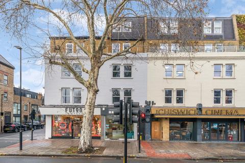2 bedroom flat for sale, Lennards Court, Chiswick High Road, London W4