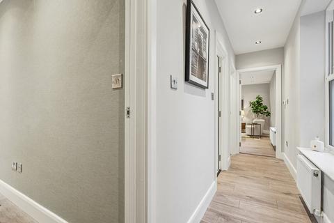 2 bedroom flat for sale, Lennards Court, Chiswick High Road, London W4