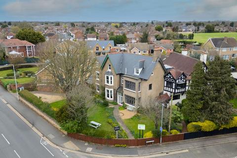 6 bedroom house for sale, Dogsthorpe Road, Peterborough, PE1