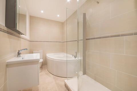 2 bedroom flat to rent, Netherhall Gardens, Hampstead, London