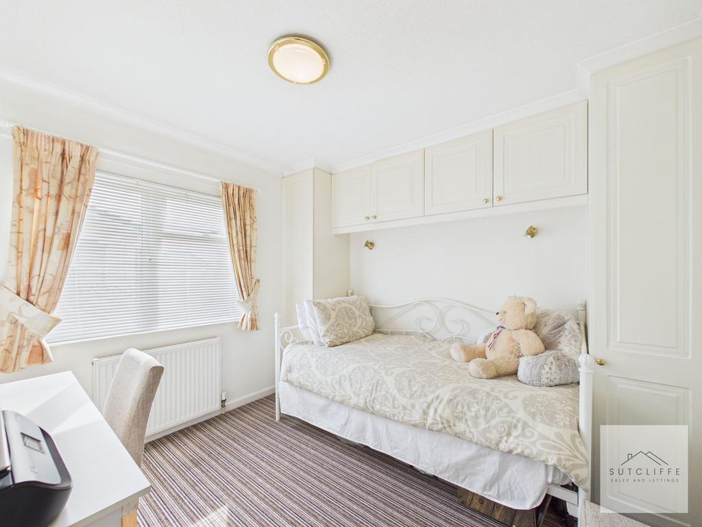 Guest bedroom