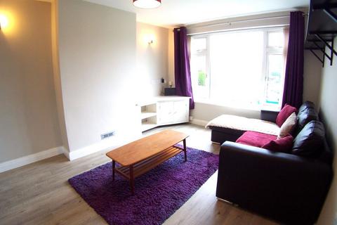 3 bedroom semi-detached house to rent, Church Lane, Leeds