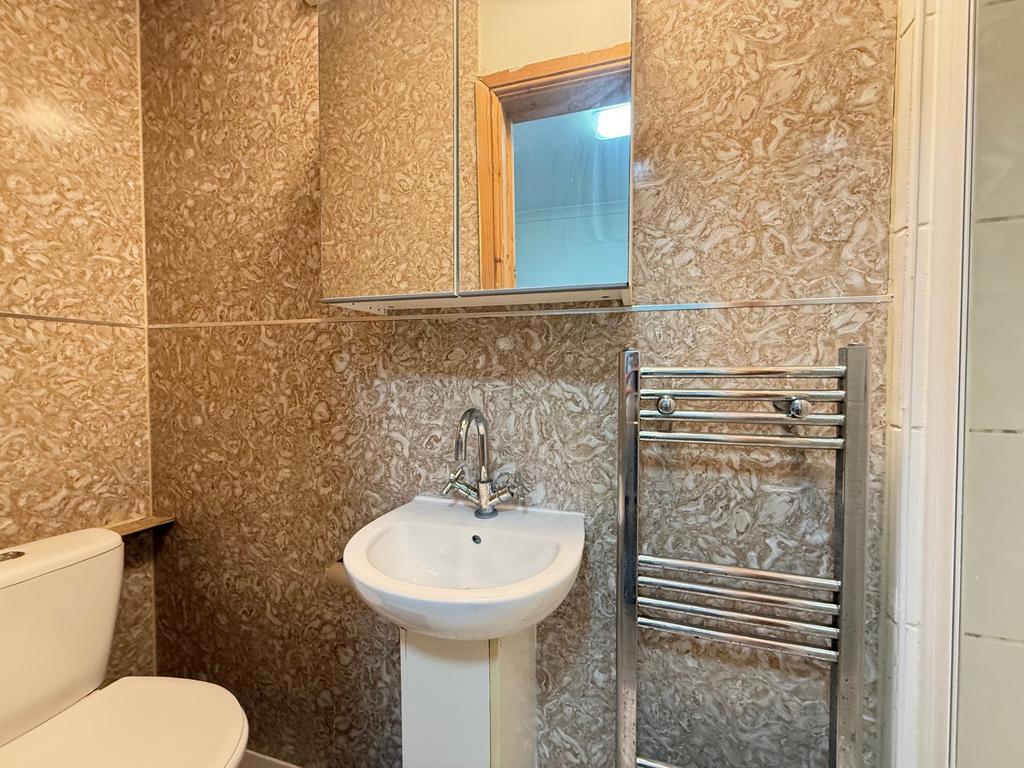 Cloakroom/wc