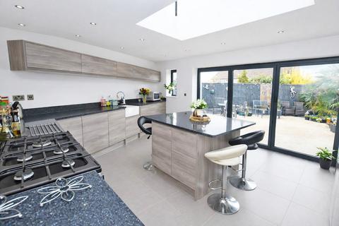 3 bedroom semi-detached house for sale, Fullers Close, Maidstone