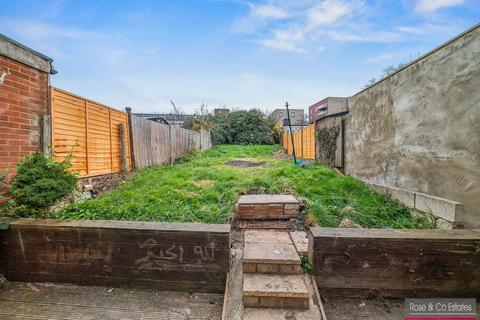 4 bedroom house to rent, Rylandes Road, London