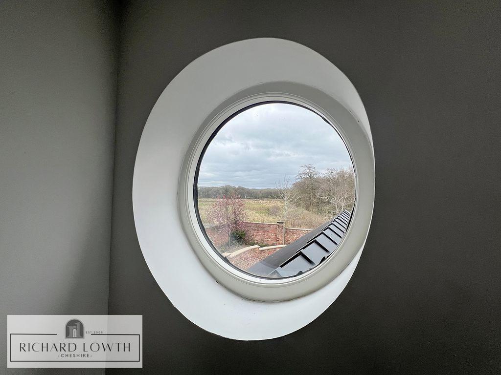 Feature Window