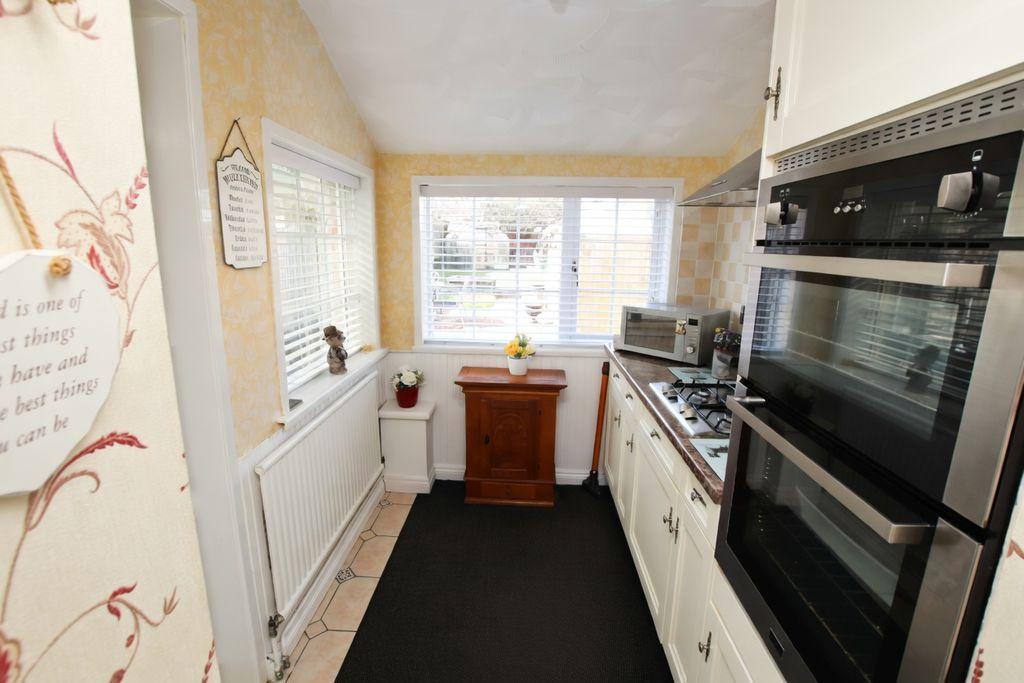 Kitchen photo 2