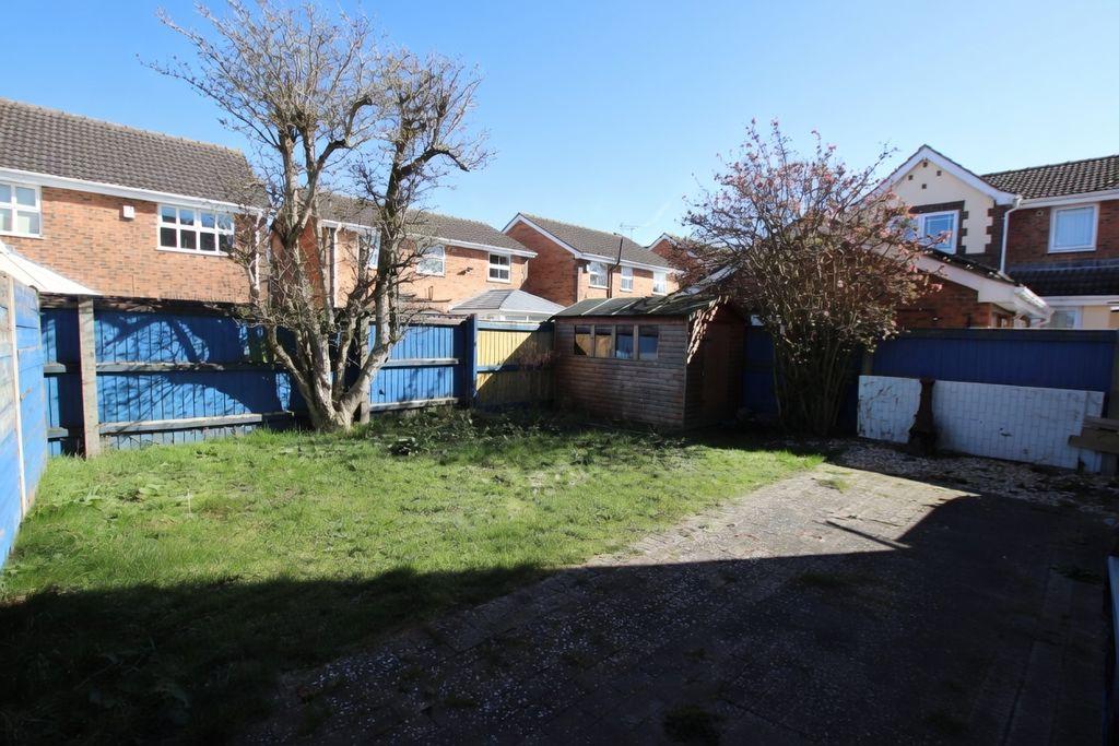 Rear garden photo 2