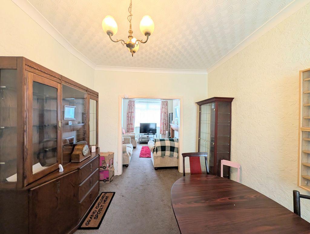Dining room to...