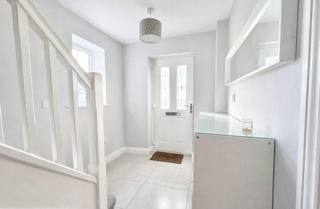 Entrance hall view 2
