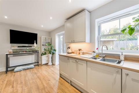 undefined, West End Road, West End, Southampton